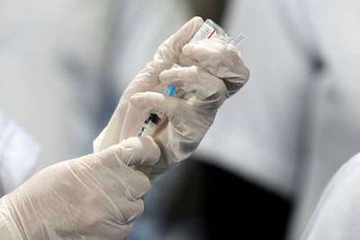 Стало известно о первых погибших среди привитых индийской вакциной - lenta.ru - Индия