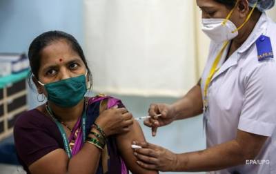 Стало известно о первых жертвах COVID-вакцинации в Индии - korrespondent.net - Индия
