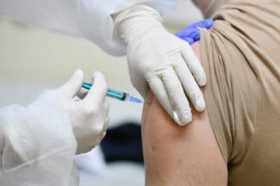 В Минздраве порекомендовали получившим вакцину от COVID-19 не ходить в баню - m24.ru - Россия