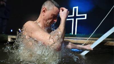От Сахалина до Сирии: россияне отмечают Крещение Господне - 5-tv.ru - Сирия