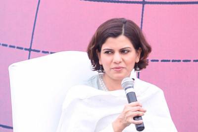 Телеведущая стала жертвой мошенников и лишилась работы - lenta.ru - Индия