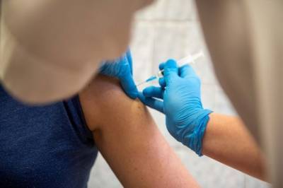 Дональд Трамп - Трамп раскритиковал темпы вакцинации от COVID-19 в некоторых штатах - aif.ru - Сша
