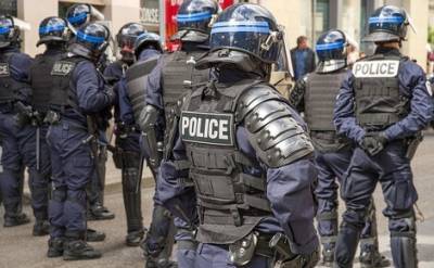 Во Франции полиции все же удалось остановить многотысячную рейв-вечеринку, которая длилась более суток - echo.msk.ru - Франция - Англия - Испания