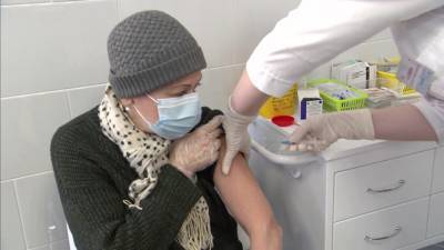 В Петербурге вакцинировались почти 6 тысяч человек - vesti.ru - Санкт-Петербург
