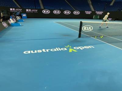 Новак Джокович - Организаторы Australian Open отправили на карантин 72 теннисиста - koronavirus.center - Австралия - Доха - Мельбурн