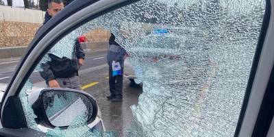 В религиозном квартале бросили камень в патрульную машину: ранен полицейский - detaly.co.il - Иерусалим