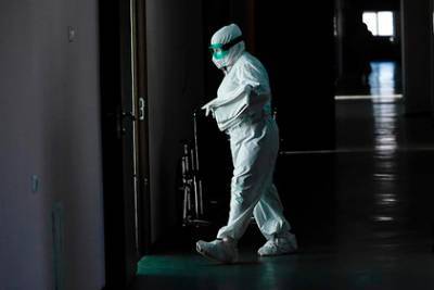 В России за сутки умерли 597 пациентов с коронавирусом - lenta.ru - Россия