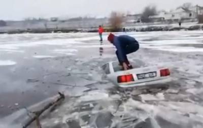 На Крещение Господне житель Молдавии искупал свой Audi - eadaily.com - Молдавия