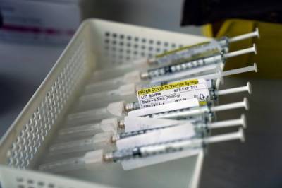 Вакцина Pfizer и BioNTech эффективна против нового штамма COVID-19: исследование - 24tv.ua