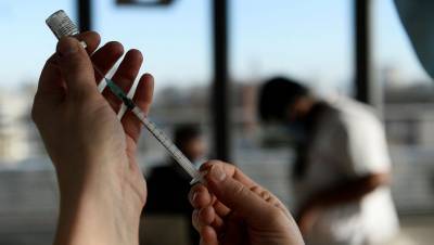 Pfizer сообщает об эффективности вакцины против «британского» штамма COVID - gazeta.ru - Англия - Германия