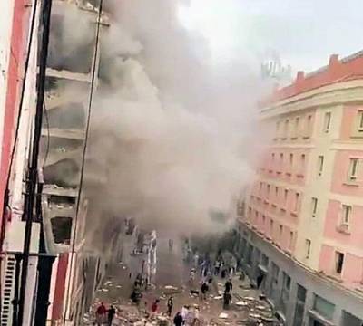 В центре Мадрида прогремел мощный взрыв. Одно из зданий почти полностью разрушено, возможно есть жертвы и раненые - argumenti.ru - Мадрид