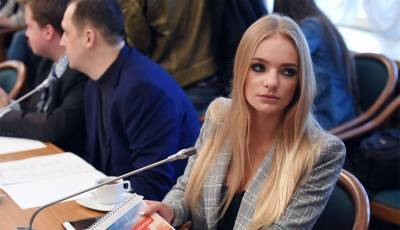 Елизавета Пескова - Компания дочери Пескова будет поставлять тесты на COVID - readovka.ru