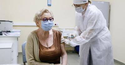 Названа лучшая российская вакцина от COVID для аллергиков - ren.tv