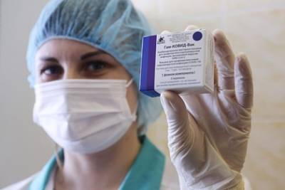 Названы отличия между тремя российскими вакцинами от коронавируса - lenta.ru