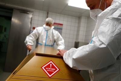 В Германии умер повторно заразившийся коронавирусом пациент - lenta.ru - Германия - земля Баден-Вюртемберг