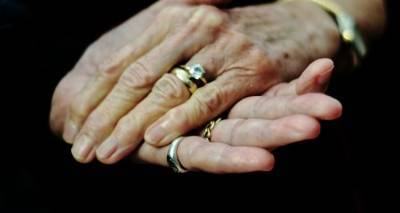 Прожившие в браке 70 лет супруги умерли с разницей в пару минут - ru.armeniasputnik.am - Армения - штат Огайо