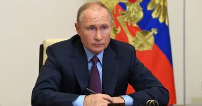 Владимир Путин - Путин: Глубина экономического спада в РФ меньше, чем в других странах - ren.tv - Россия