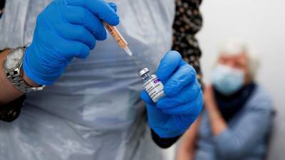 Мэтт Хэнкок - В Великобритании более 4,6 млн человек сделали прививки от коронавируса - iz.ru - Англия