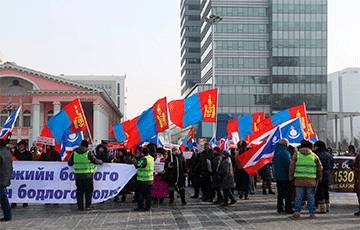 Протесты в Монголии: правительство уходит в отставку - charter97.org - Монголия