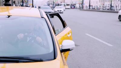 Более 5 тысяч поездок на такси до КТ-центров зарегистрировали в Петербурге за неделю - piter.tv - Санкт-Петербург