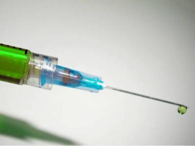 Александр Мясников - Доктор Мясников оценил опасность прививки от COVID для онкобольных - rosbalt.ru