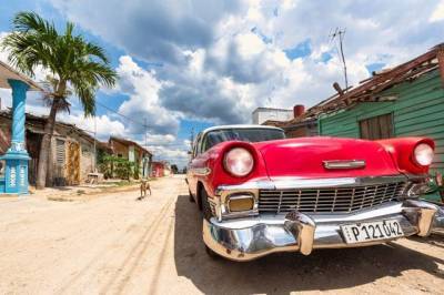 На Кубе туристам-иностранцам ограничили выезд на экскурсии - aif.ru - Куба - Гавана