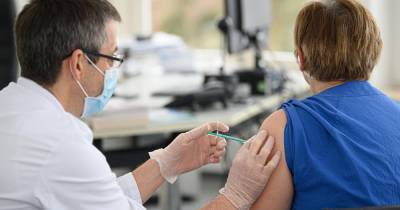 Пять человек скончались после вакцинации от COVID-19 в Швейцарии - ren.tv - Швейцария