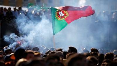 Штамм COVID-19 из ЮАР обнаружили в Португалии - gazeta.ru - Португалия - Юар
