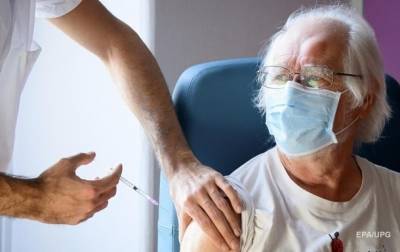 В Швейцарии заявили о новых смертях после вакцинации от COVID-19 - korrespondent.net - Швейцария