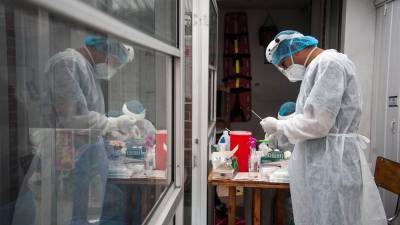 В Москве за сутки выявили 2 668 заразившихся коронавирусом - gazeta.ru - Москва