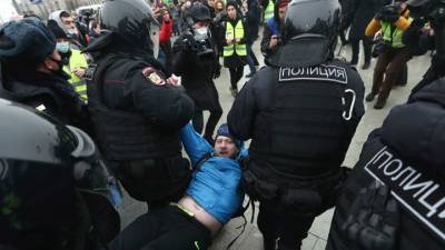 Незаконные акции: задержания в Москве и предупреждение от МВД - vesti.ru - Москва