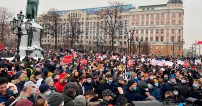 Массовые протесты в России: задержания продолжаются, есть проблемы с мобильной связью (ФОТО) - dsnews.ua - Россия - Москва - Санкт-Петербург