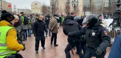 В Москве на несанкционированном митинге начались провокации против полиции - argumenti.ru - Россия - Москва