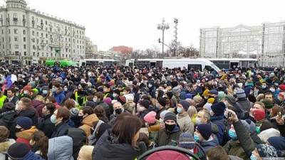 1090 человек задержаны на акциях протеста, 40 тысяч вышли на улицы только в Москве и сейчас толпа скандирует:«Свободу» - argumenti.ru - Россия - Москва