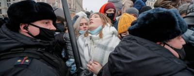 Алексей Навальный - На несогласованный митинг в Москве пришли 19 зараженных COVID-19 - runews24.ru - Москва