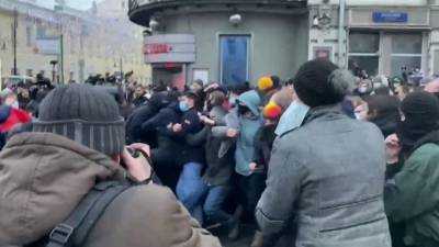 В российских городах прошли несанкционированные акции в поддержку оппозиционера Навального - 1tv.ru - Россия
