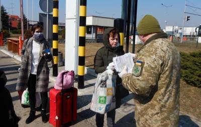 За год более 11 млн украинцев выезжали за границу - korrespondent.net - Россия - Украина - Польша - Венгрия