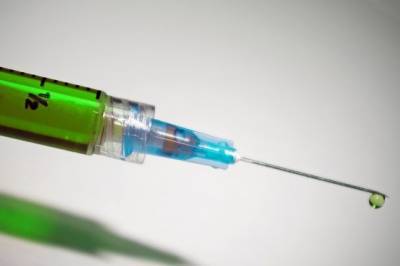 В США мужчина умер спустя несколько часов после прививки от коронавируса - aif.ru - Сша