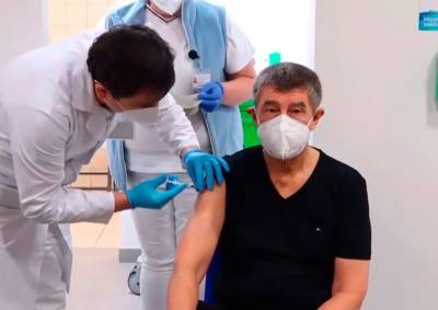Премьер Чехии получил вторую дозу вакцины от коронавируса - vinegret.cz - Чехия