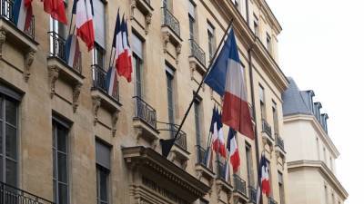 Эммануэль Макрон - Власти Франции намерены ввести новый локдаун из-за коронавируса - riafan.ru - Франция - Париж