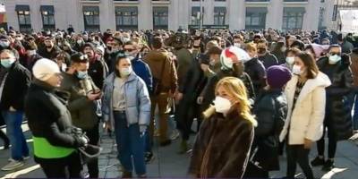 Требуют отменить ограничения. В Тбилиси люди вышли на протест из-за карантина - nv.ua - Грузия - Тбилиси
