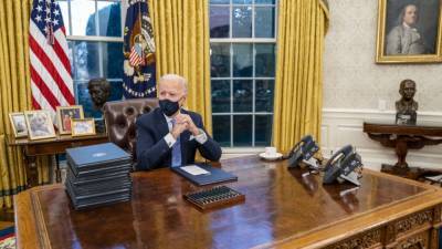 Джон Байден - Президент США рассказал о плане по борьбе с COVID-19 - riafan.ru - Сша - Вашингтон