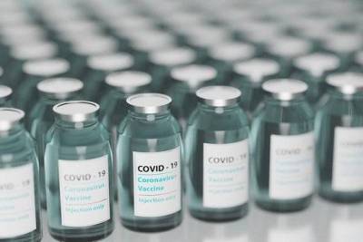 Шарль Мишель - Третья в ЕС вакцина от коронавируса может выйти на рынок на следующей неделе - versia.ru - Англия - Евросоюз