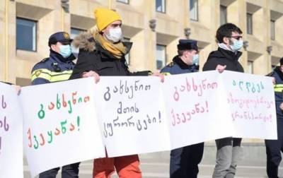 В Грузии протестовали против COVID-ограничений: фото, видео - 24tv.ua - Грузия