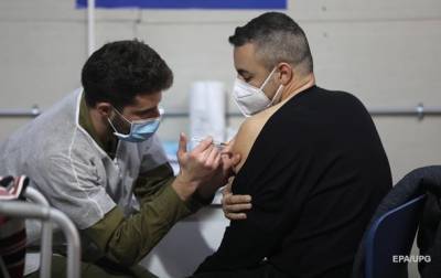 В Израиле начали вакцинировать от коронавируса старшеклассников - korrespondent.net - Израиль