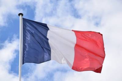 Франция закрывает страну из-за британского штамма коронавируса - infox.ru - Франция