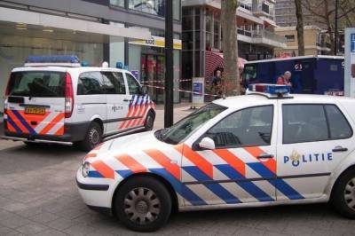 Полиция в Нидерландах применила водометы на акциях протеста - aif.ru - Голландия - Амстердам