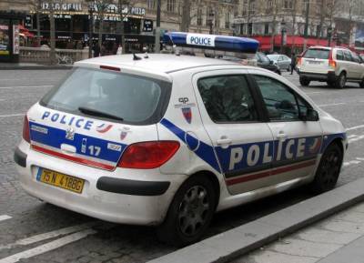 Во Франции выписали 110 тысяч штрафов за нарушение комендантского часа - aif.ru - Франция
