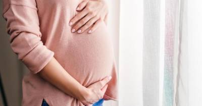 Женщинам не рекомендуют беременеть в течение трех месяцев после COVID - ren.tv - Россия
