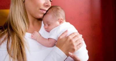 Минздрав: Молоко переболевшей COVID матери может защитить ребенка - ren.tv - Россия